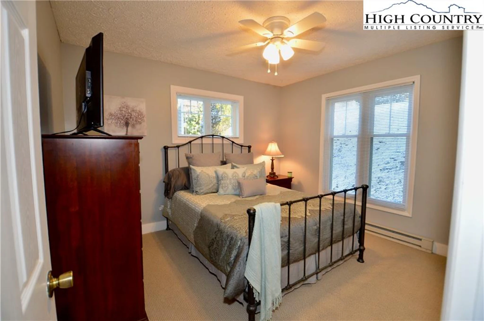 Image number 7 for the current listing