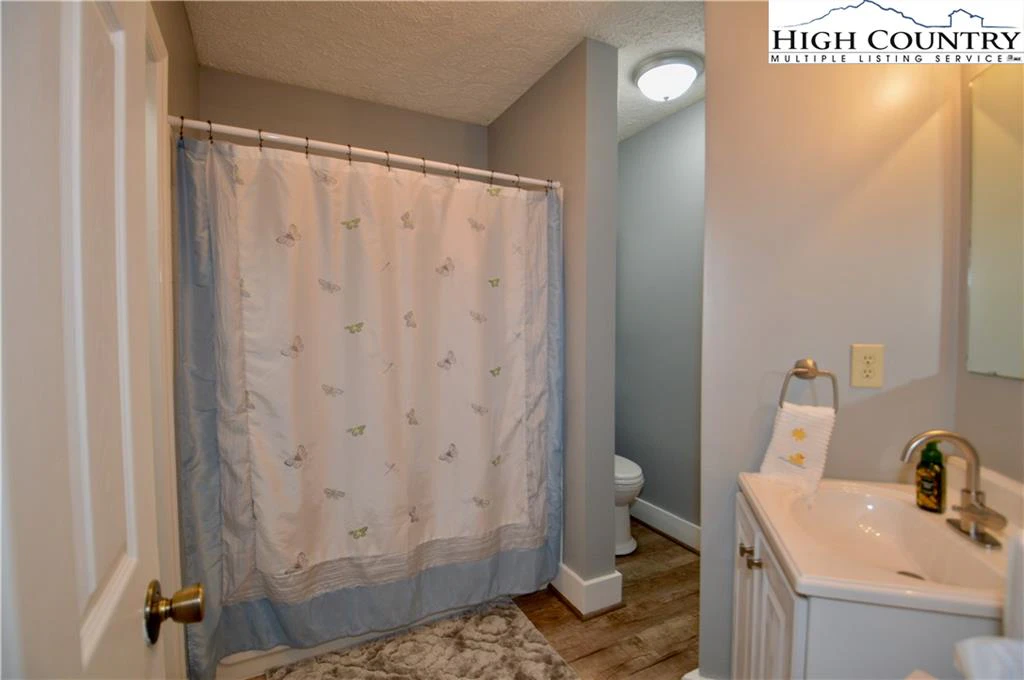 Image number 9 for the current listing