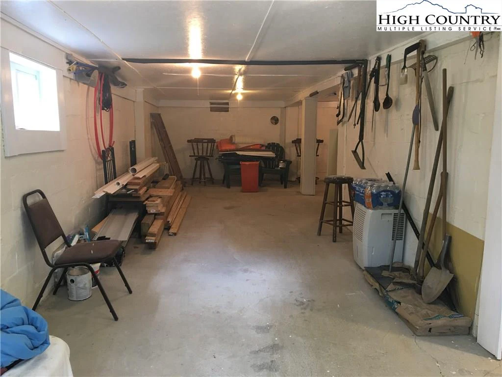 Image number 7 for the current listing