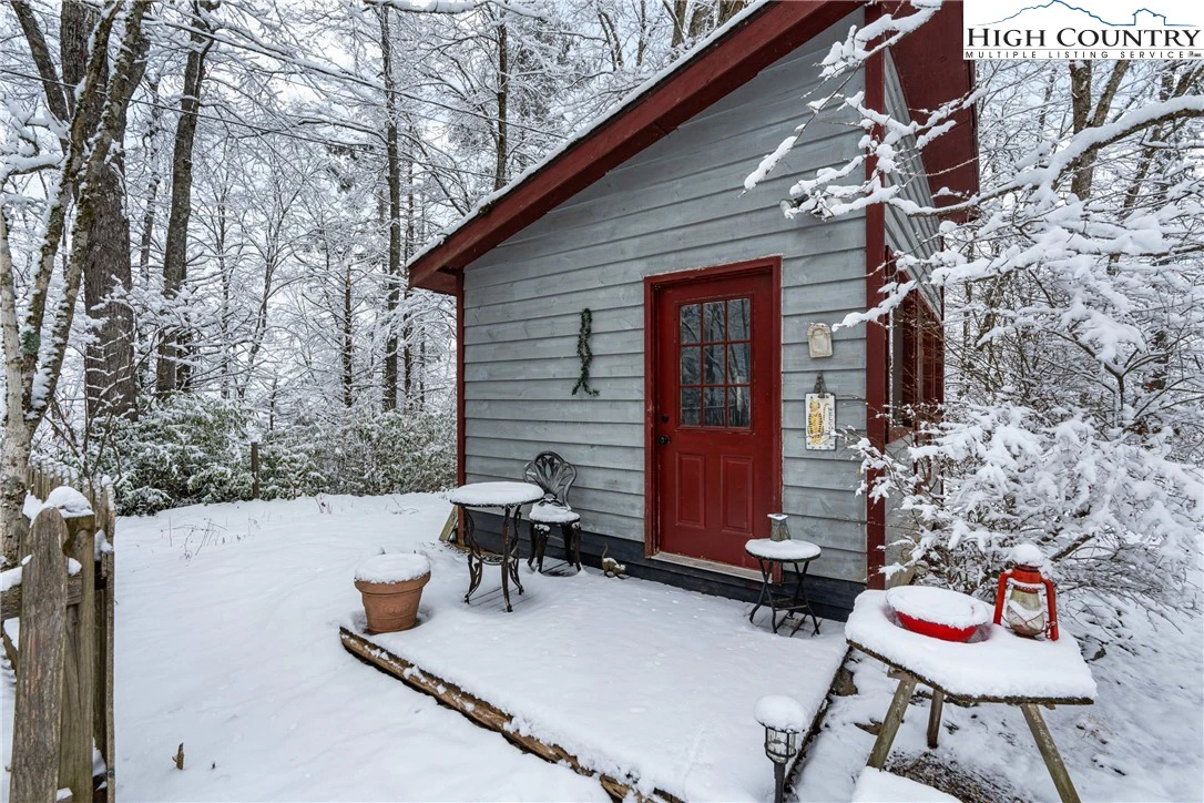 Image number 13 for the current listing