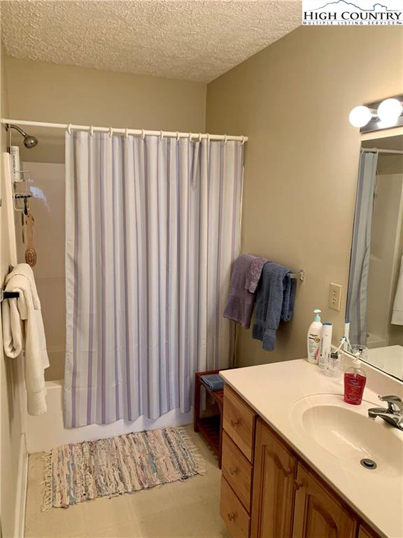 Image number 5 for the current listing