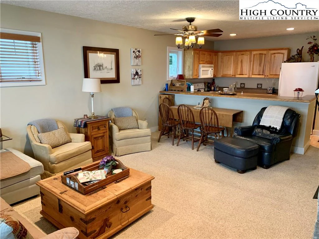 Image number 12 for the current listing