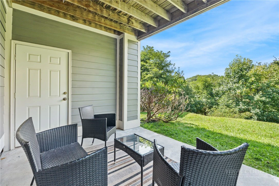Image number 2 for the current listing