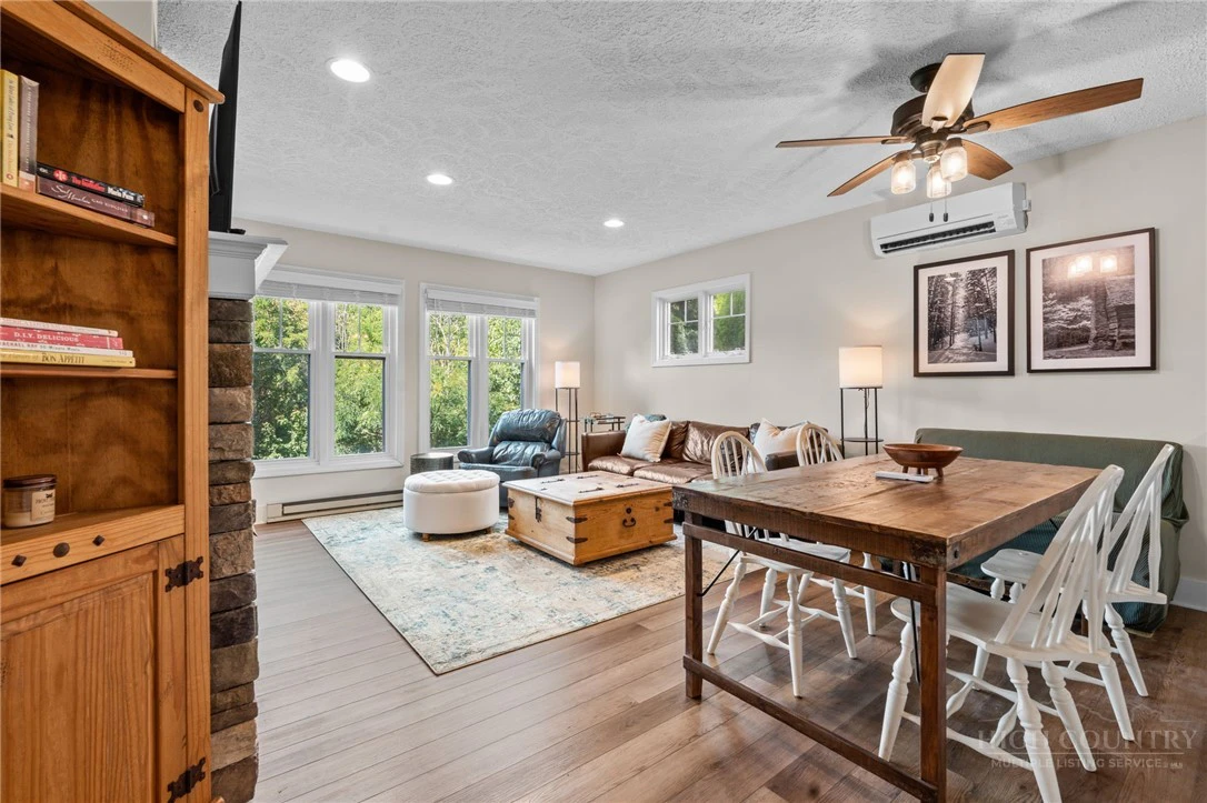 Image number 6 for the current listing