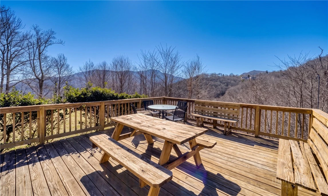 Image number 3 for the current listing