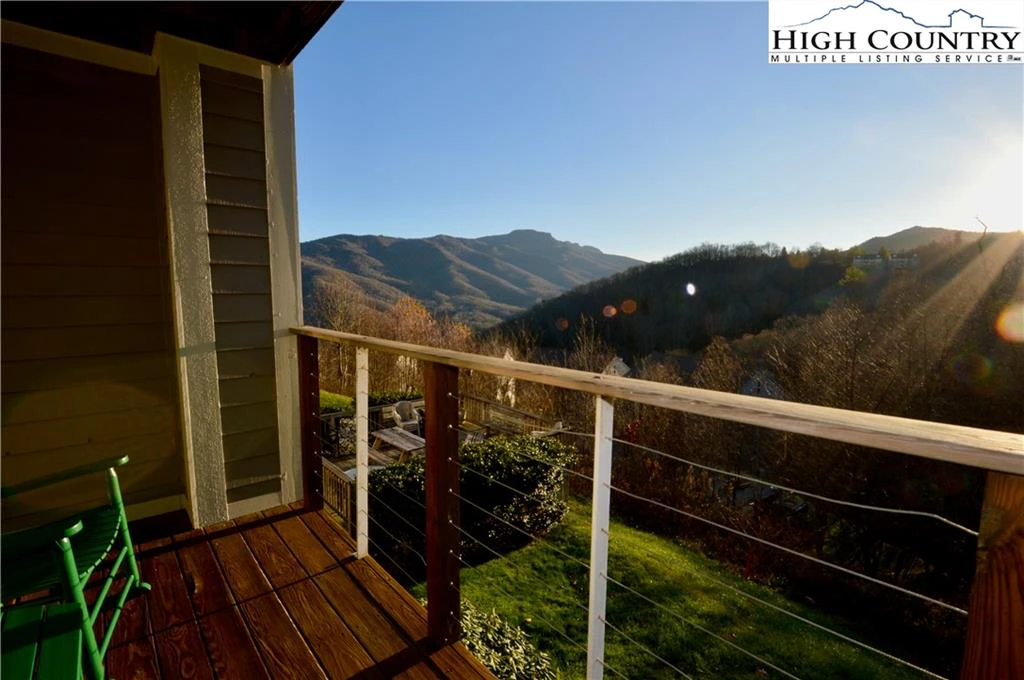 Image number 1 for the current listing