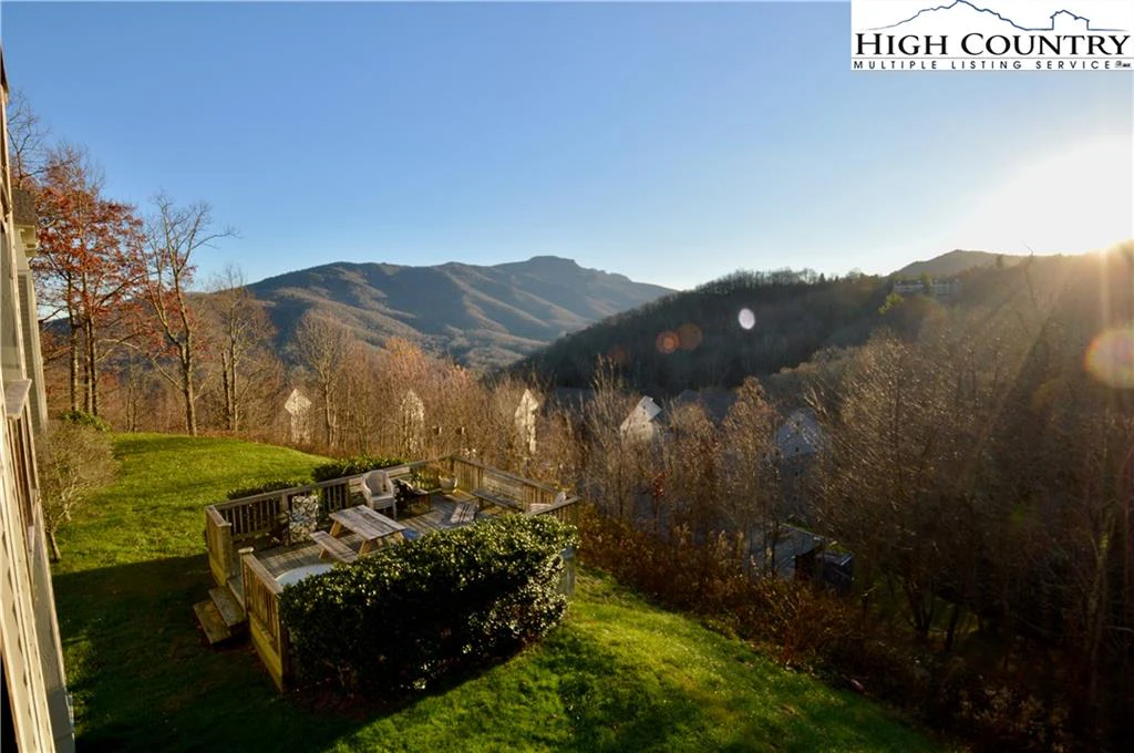 Image number 19 for the current listing