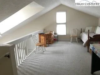 Image number 15 for the current listing