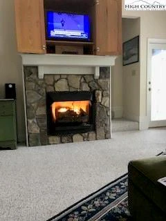 Image number 3 for the current listing