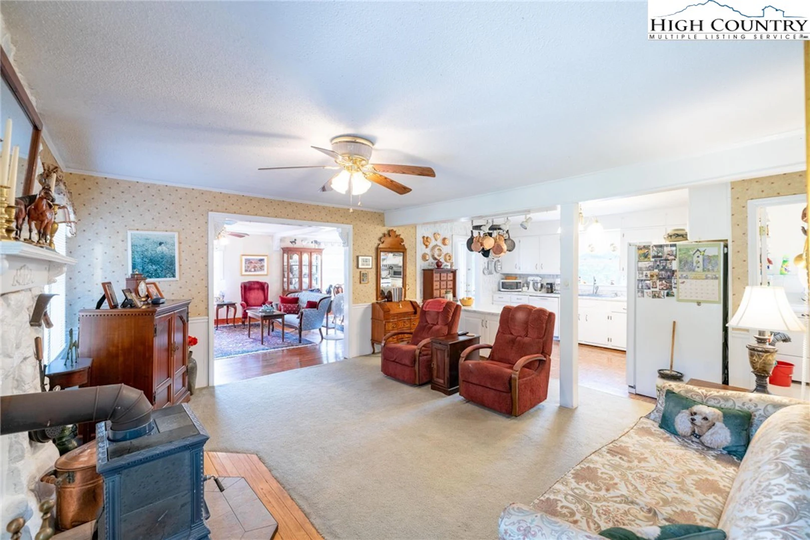 Image number 19 for the current listing