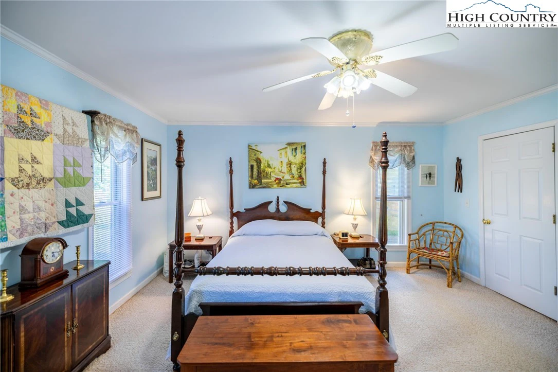 Image number 7 for the current listing