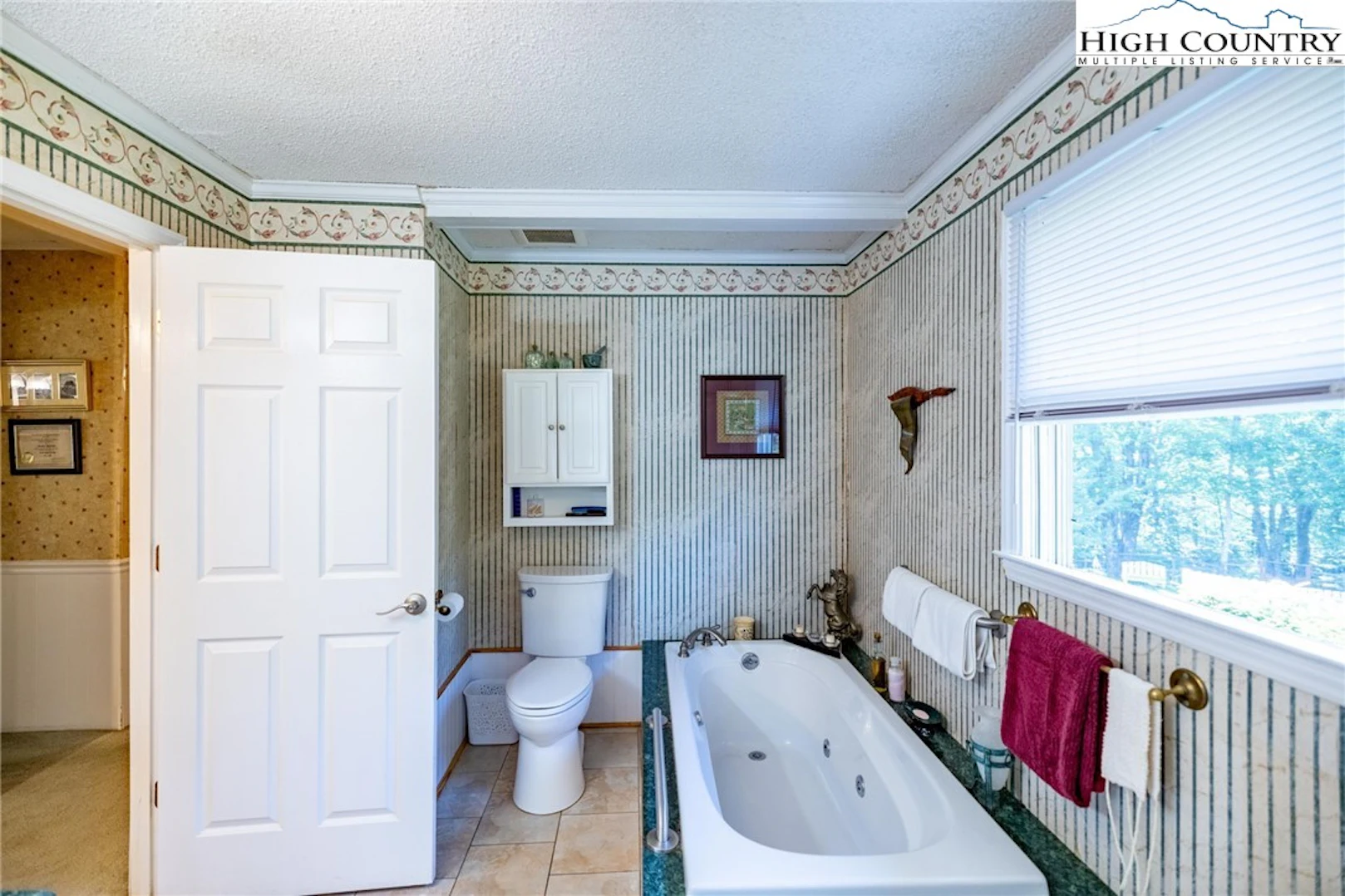 Image number 3 for the current listing