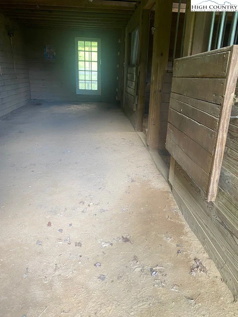 Image number 1 for the current listing