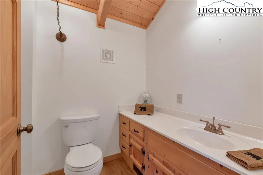 Image number 3 for the current listing