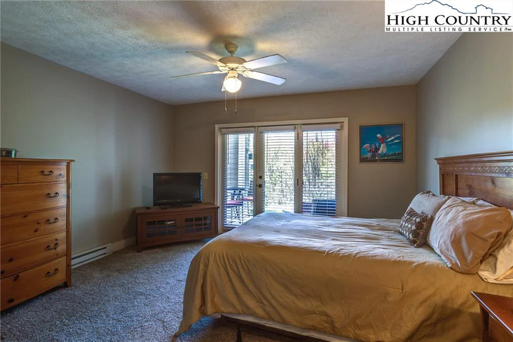 Image number 2 for the current listing
