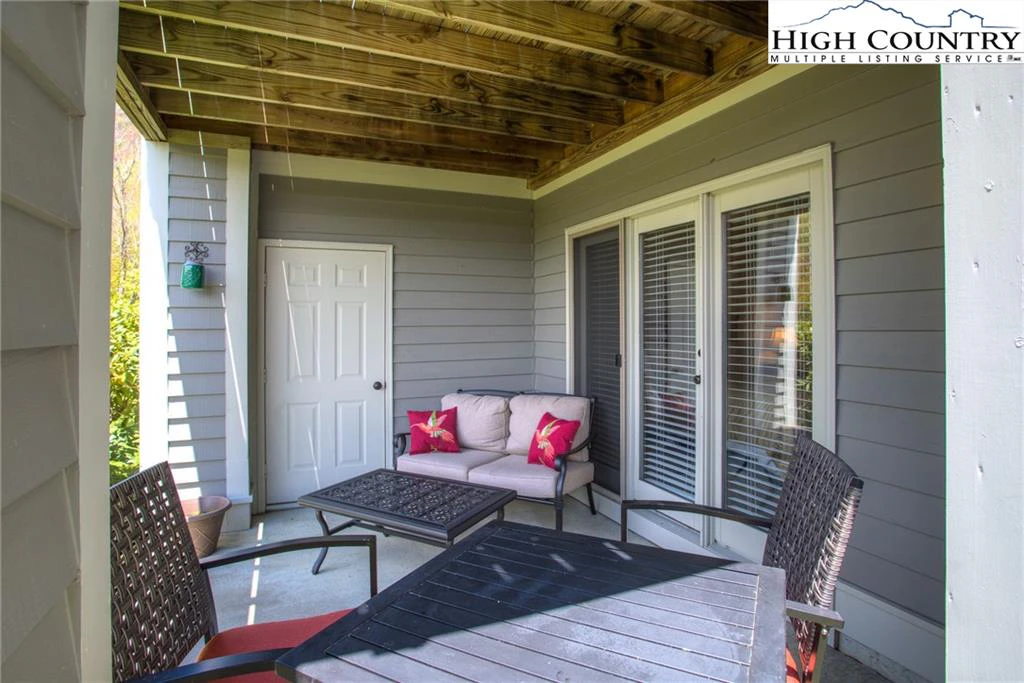 Image number 8 for the current listing