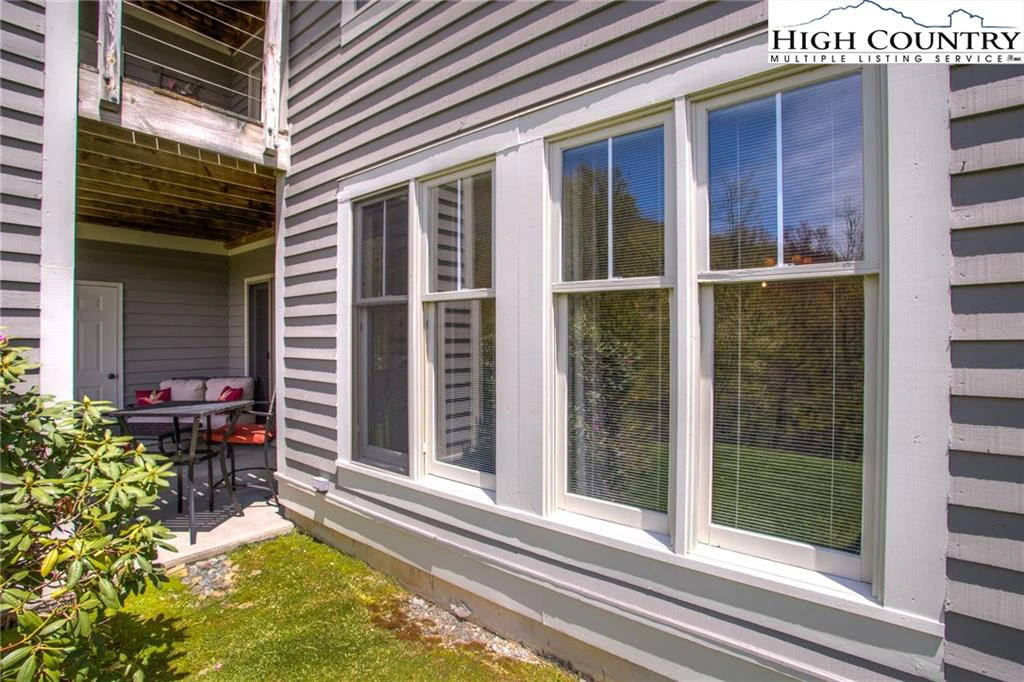 Image number 6 for the current listing