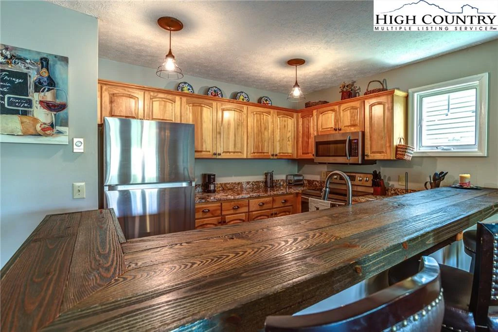 Image number 19 for the current listing
