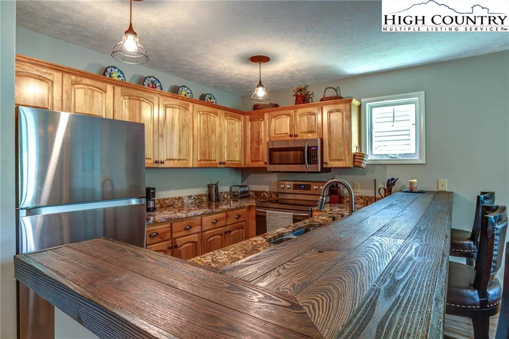 Image number 18 for the current listing
