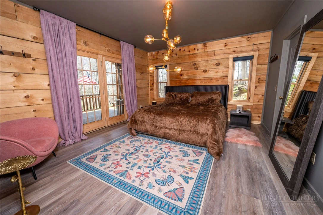 Image number 7 for the current listing