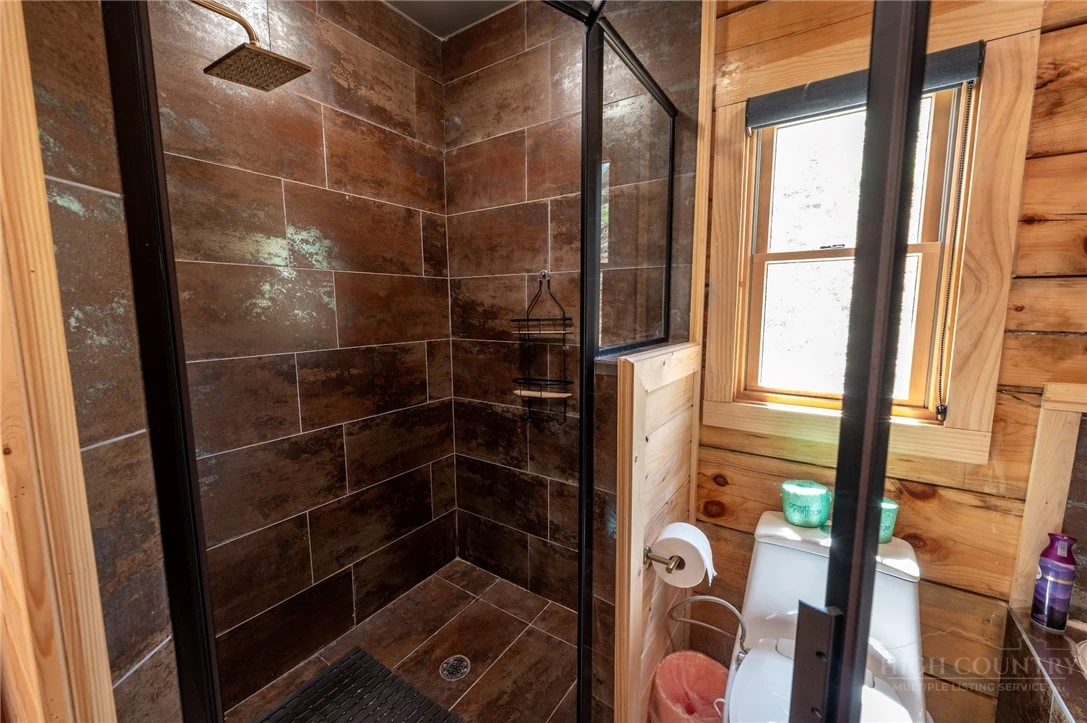 Image number 4 for the current listing