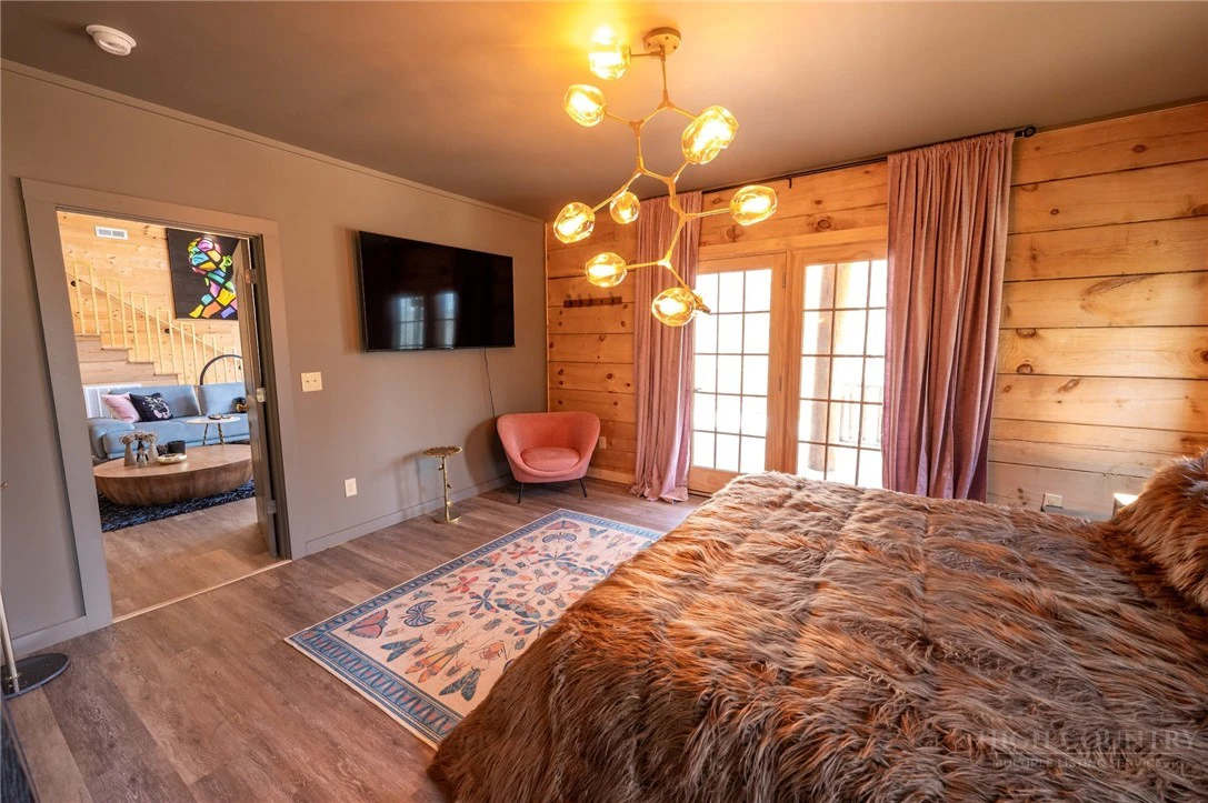 Image number 3 for the current listing