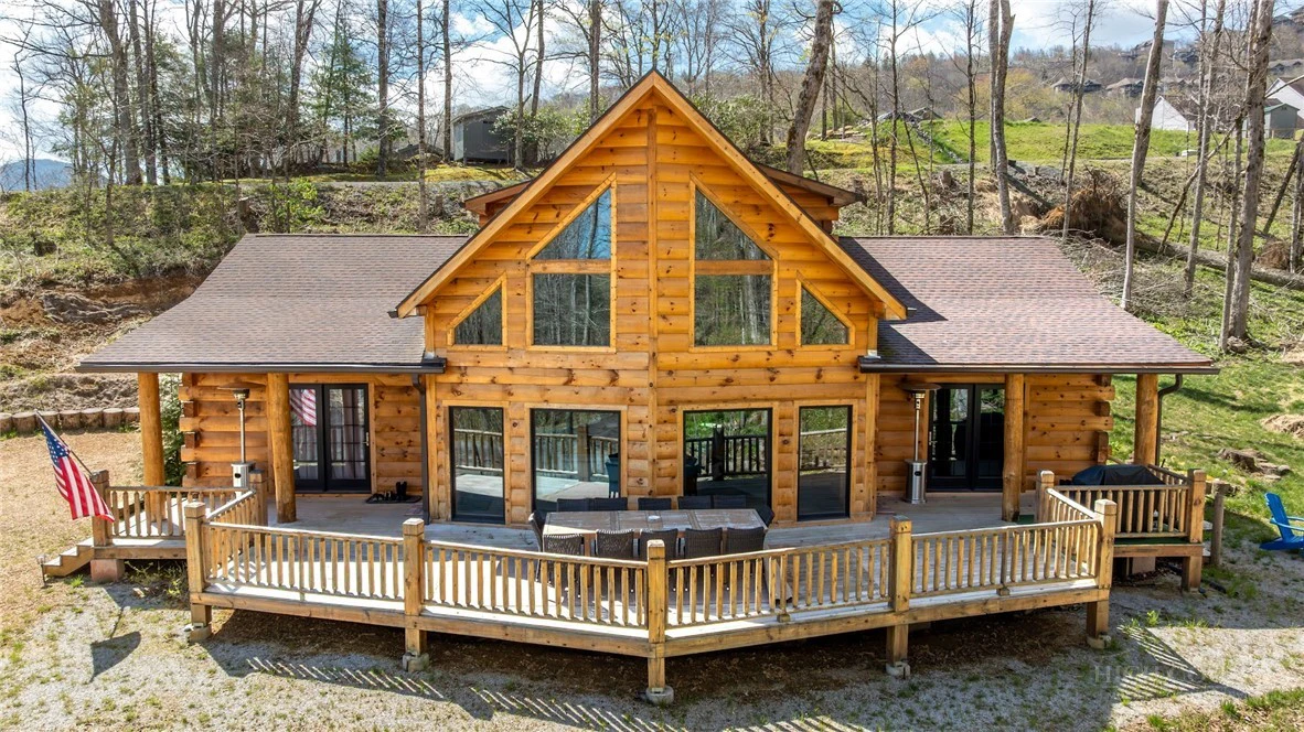 Image number 1 for the current listing