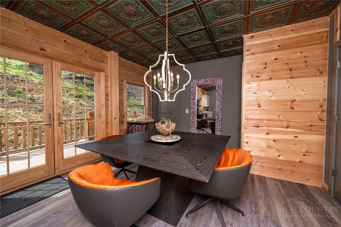 Image number 2 for the current listing