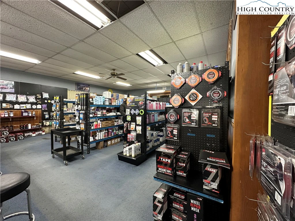 Image number 5 for the current listing