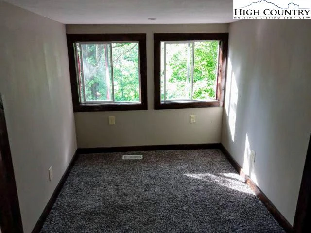 Image number 5 for the current listing
