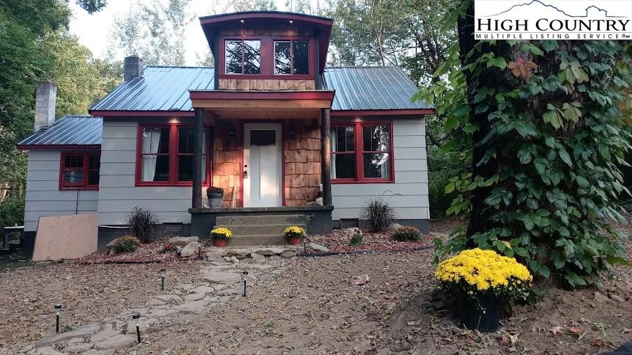 Image number 4 for the current listing