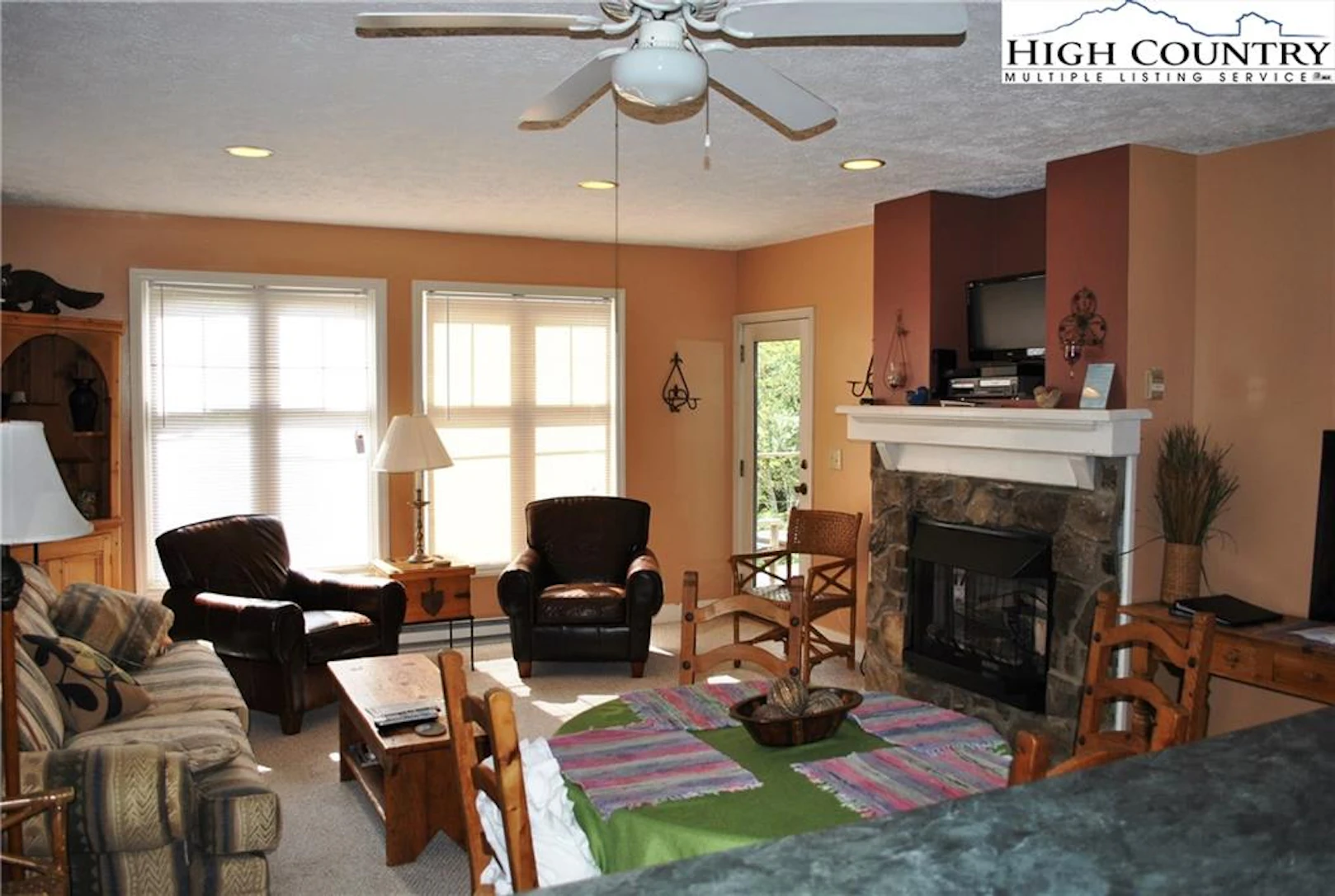 Image number 14 for the current listing