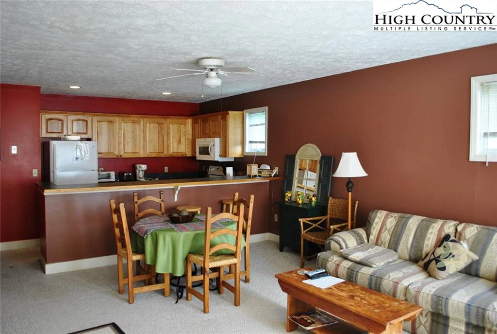 Image number 13 for the current listing