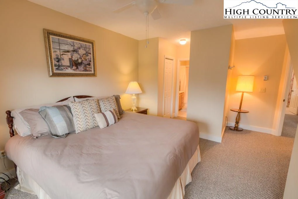 Image number 6 for the current listing