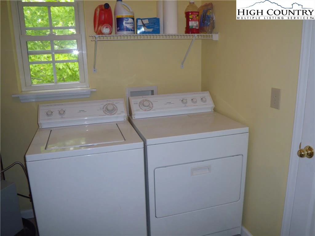Image number 10 for the current listing