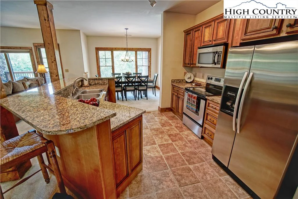 Image number 21 for the current listing