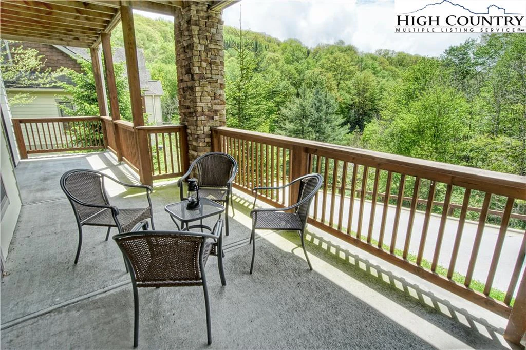 Image number 13 for the current listing