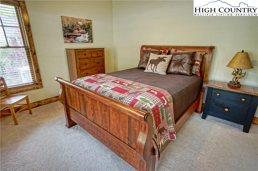 Image number 10 for the current listing