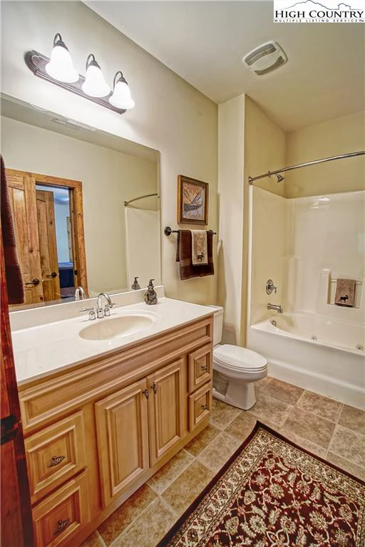 Image number 8 for the current listing