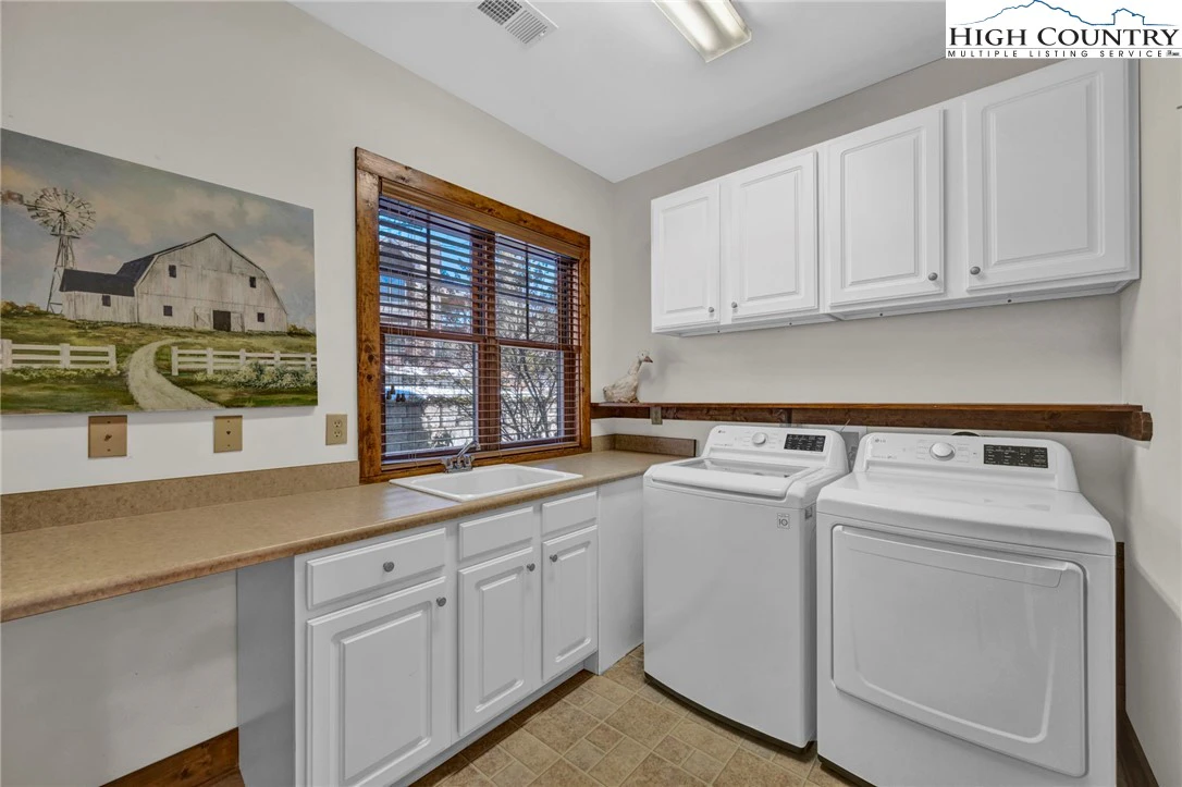 Image number 10 for the current listing