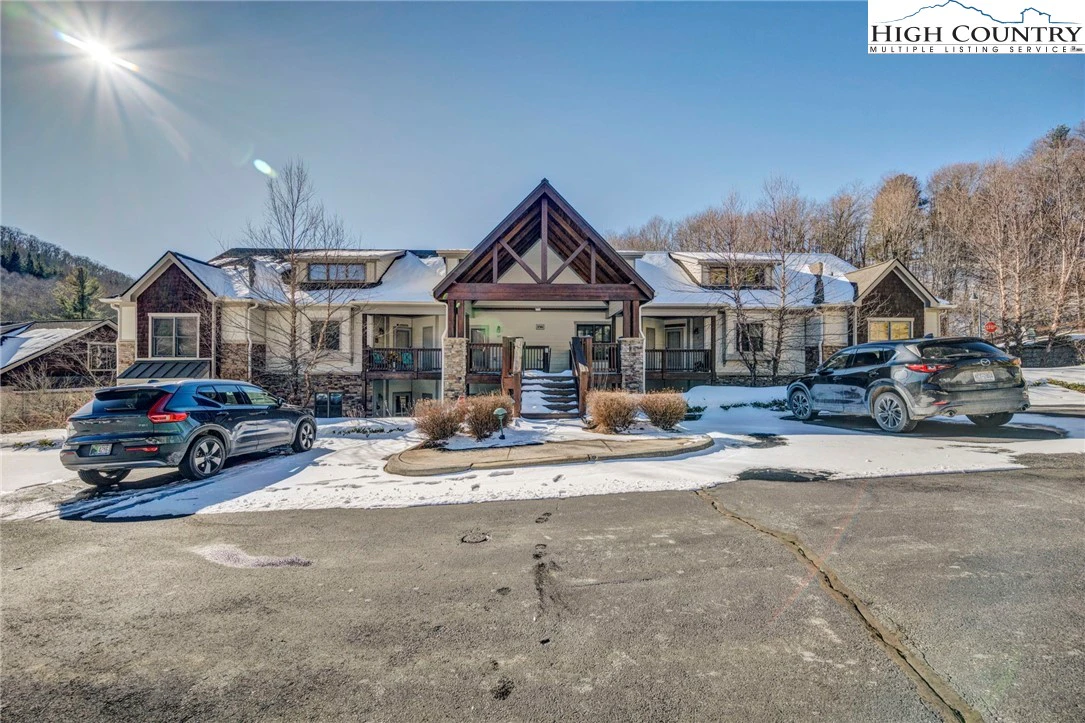 Image number 16 for the current listing