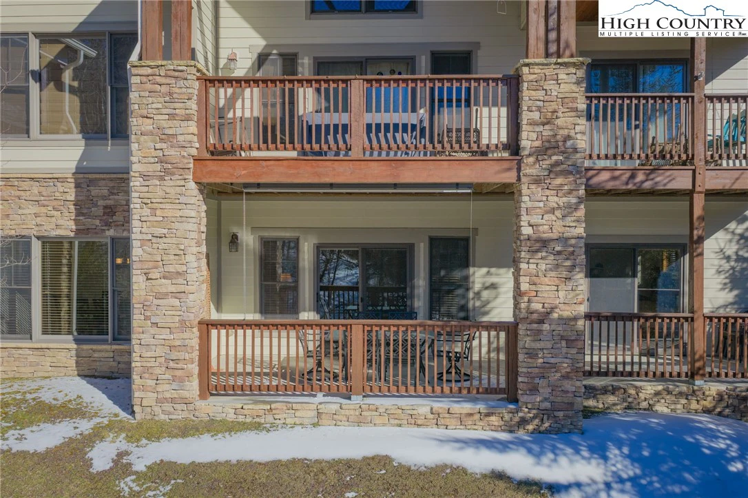 Image number 19 for the current listing