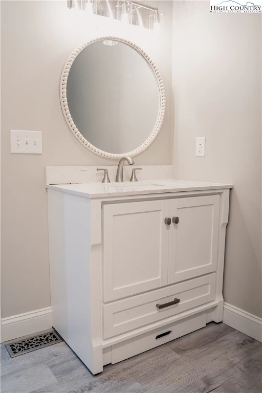 Image number 8 for the current listing