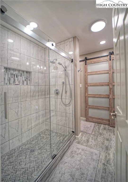 Image number 3 for the current listing