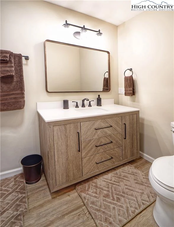 Image number 9 for the current listing