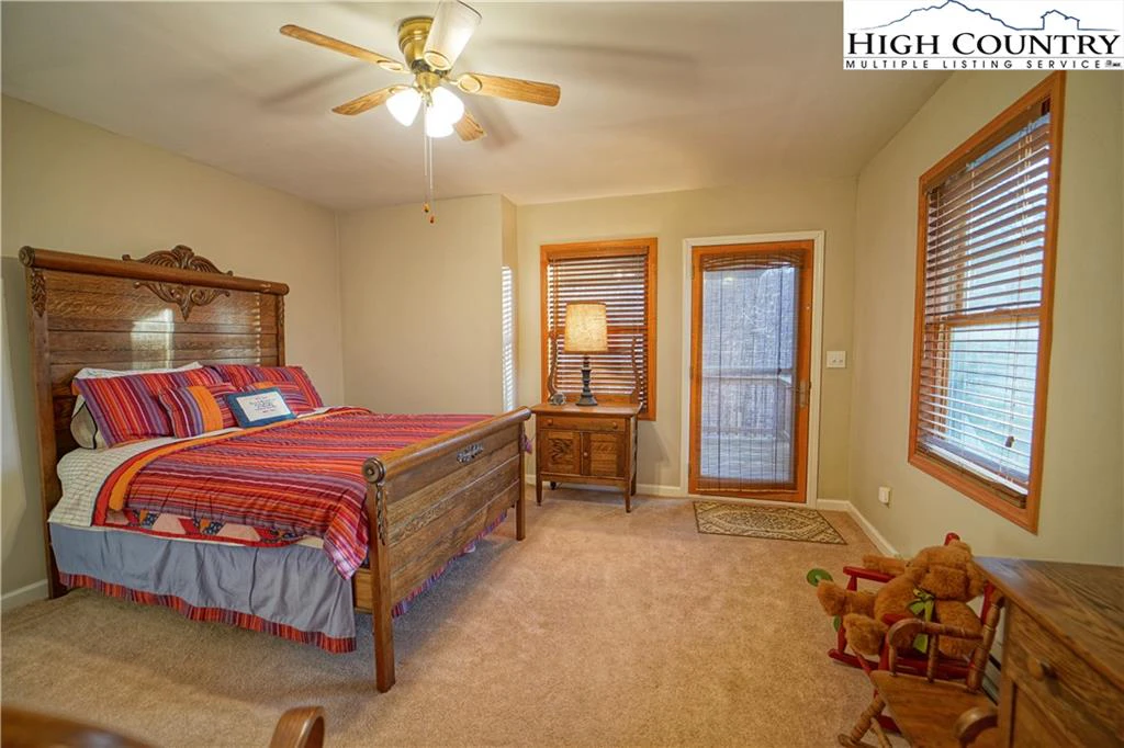 Image number 16 for the current listing