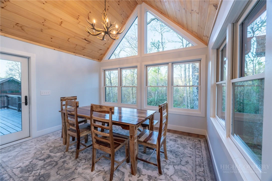 Image number 5 for the current listing