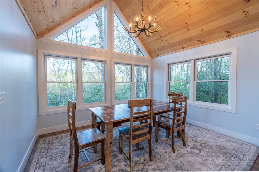 Image number 6 for the current listing
