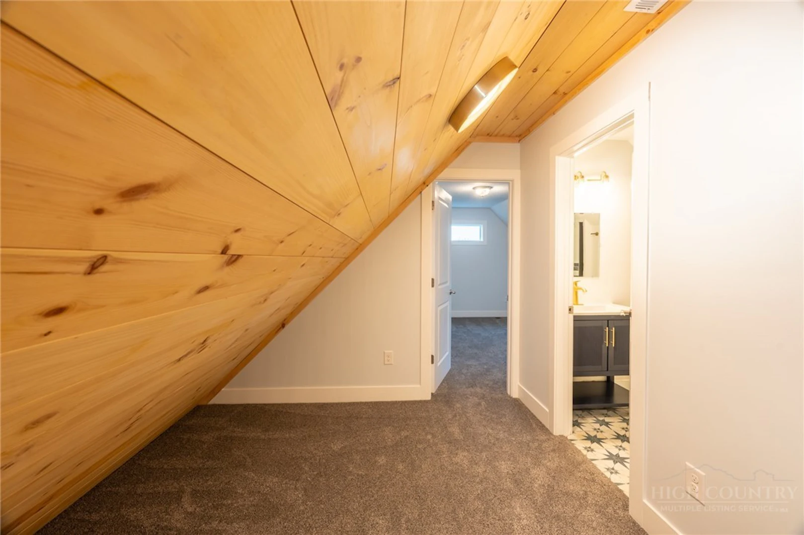 Image number 9 for the current listing