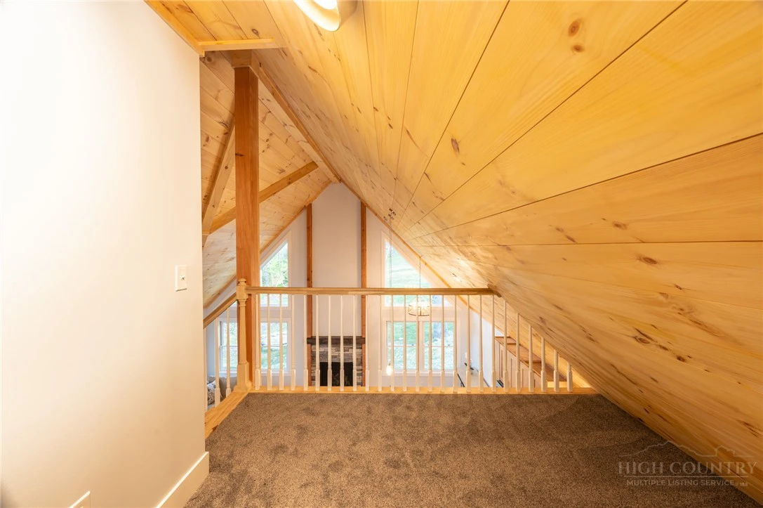 Image number 10 for the current listing